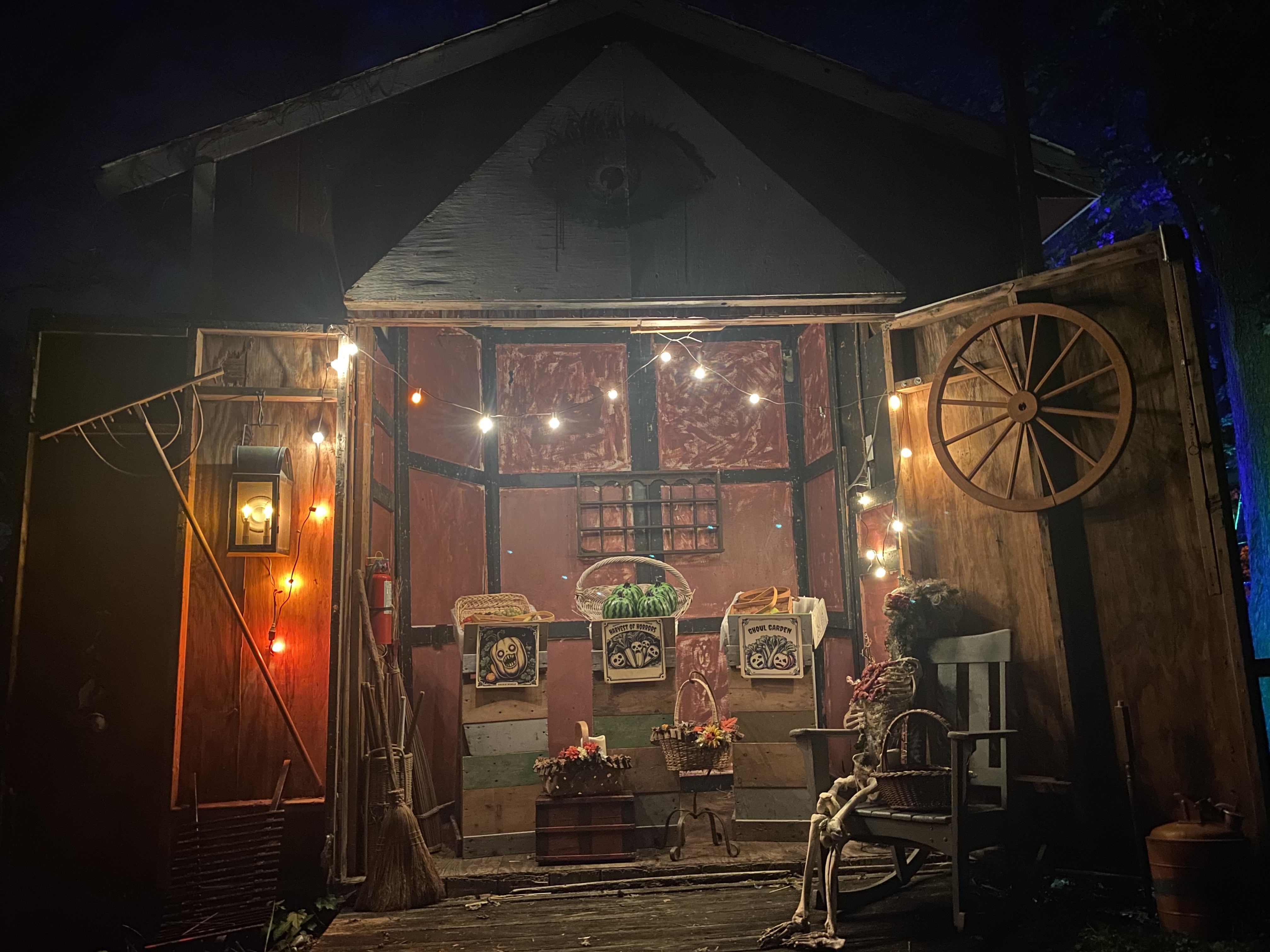 barn during farm theme